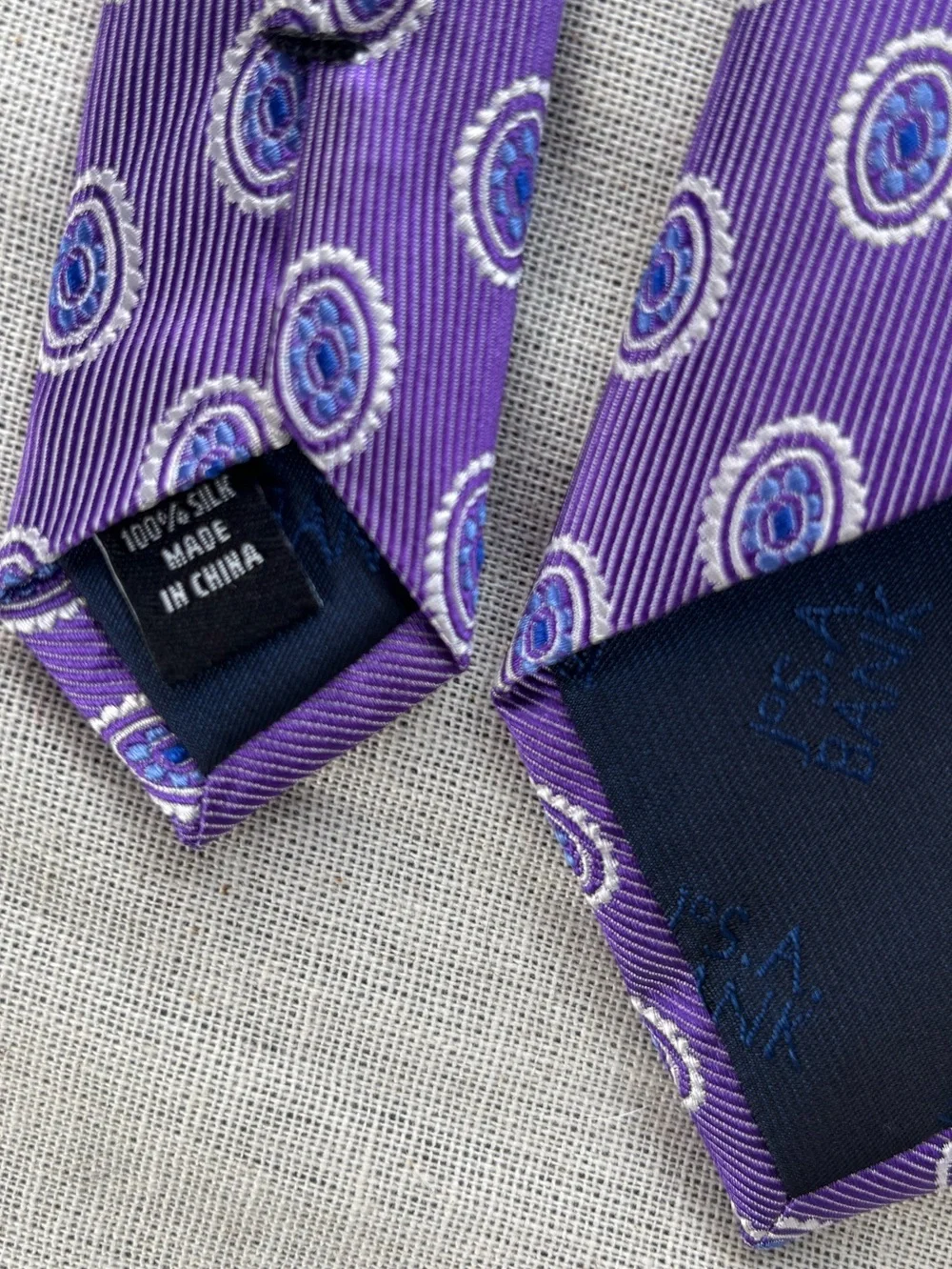 NEW Jos. A. Bank Purple Silk Necktie Purple with Blue Medallions 100% Silk Tie